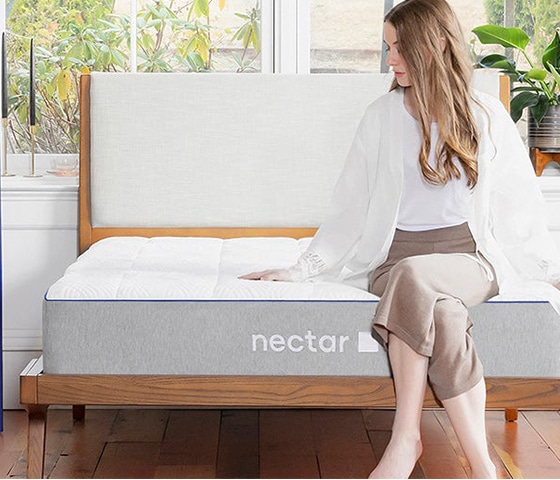 Best Mattresses for Combination Sleepers  Reviews &  Buying Guide (2022 ...
